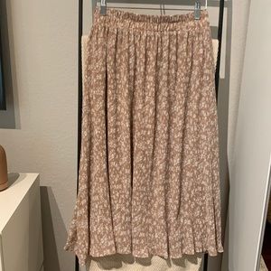 Roolee taupe/white floral skirt size M